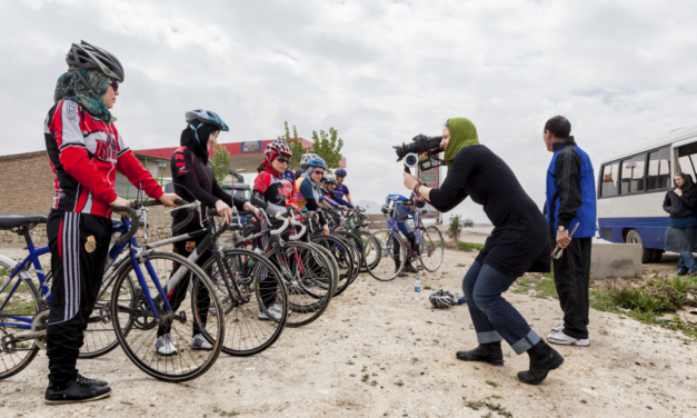 AFGHAN CYCLES de Sarah Menzies